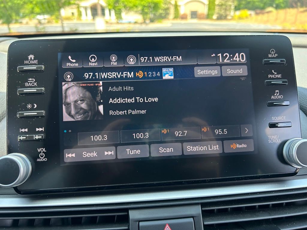 Used 2018 Honda Accord Touring image 26