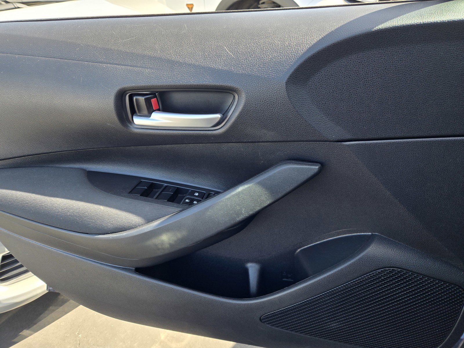 Used 2020 Toyota Corolla LE image 24