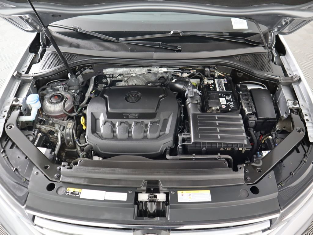 Used 2022 Volkswagen Tiguan SE w/ Panoramic Sunroof Package image 29