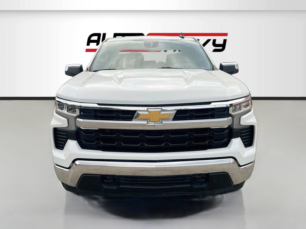 Used 2022 Chevrolet Silverado 1500 LT AWD/4WD image 2