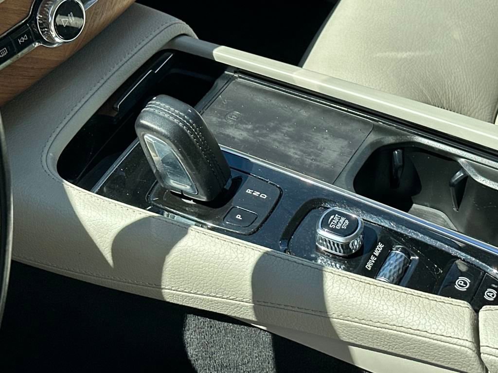 Used 2021 Volvo XC90 T8 Inscription Expression w/ Advanced Package image 18