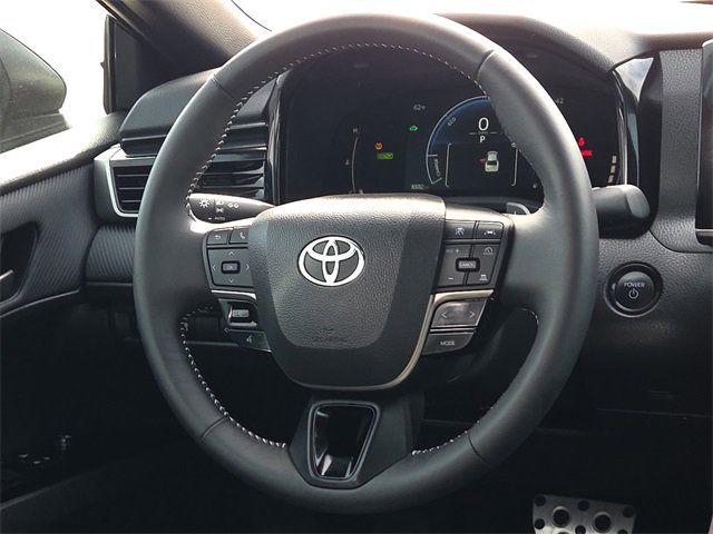 Used 2025 Toyota Camry SE image 13