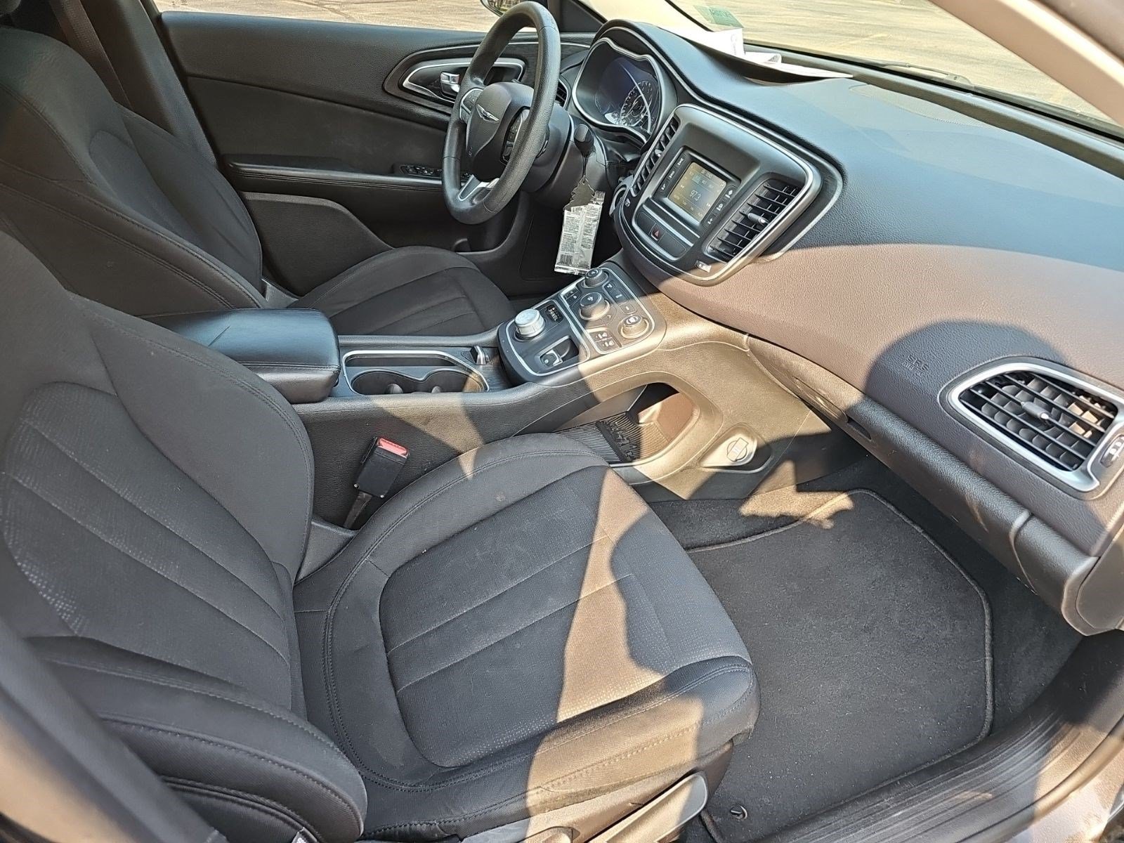 Used 2015 Chrysler 200 Limited FWD image 12