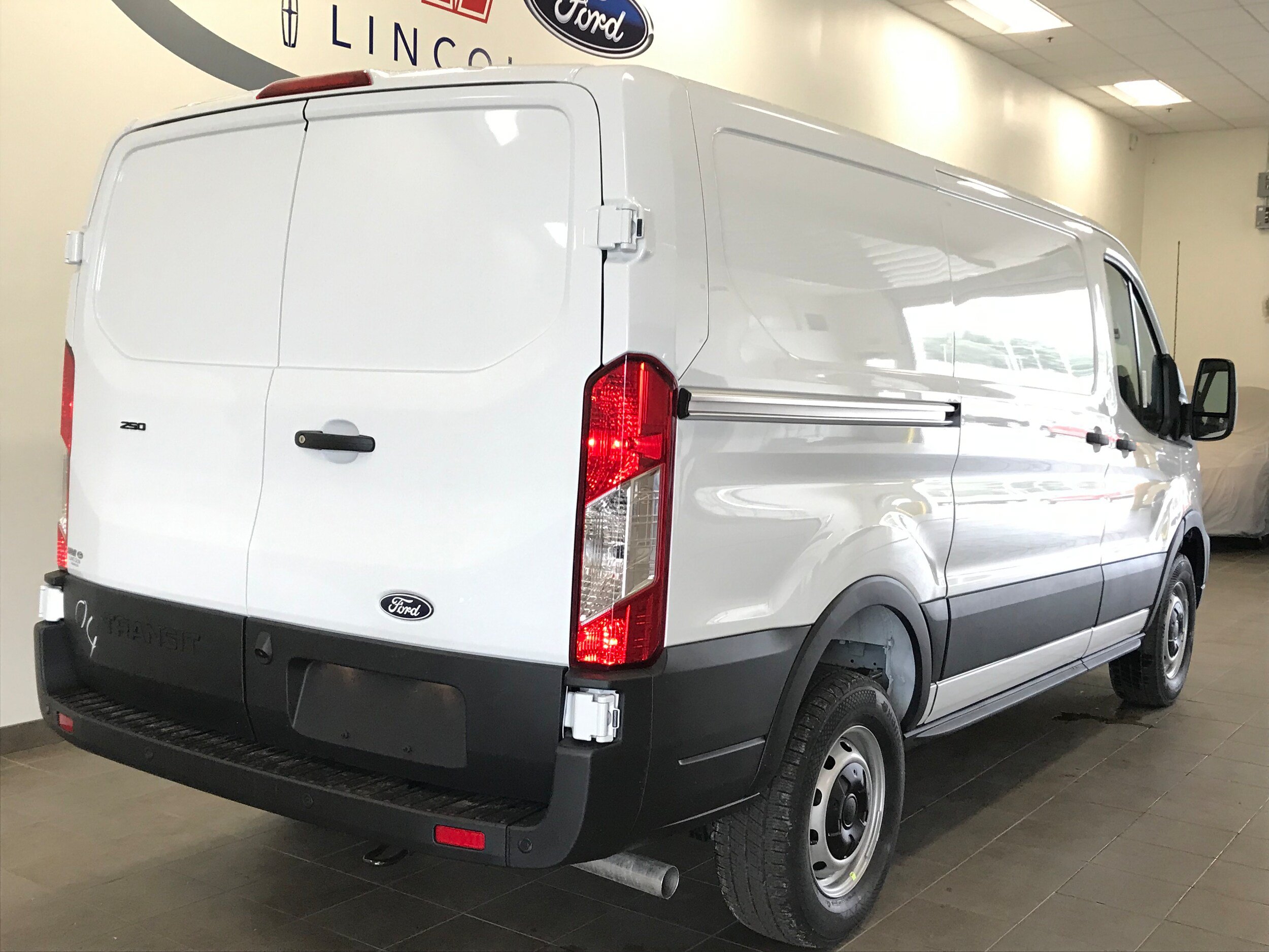New 2027 Ford Transit 250 Low Roof RWD image 8
