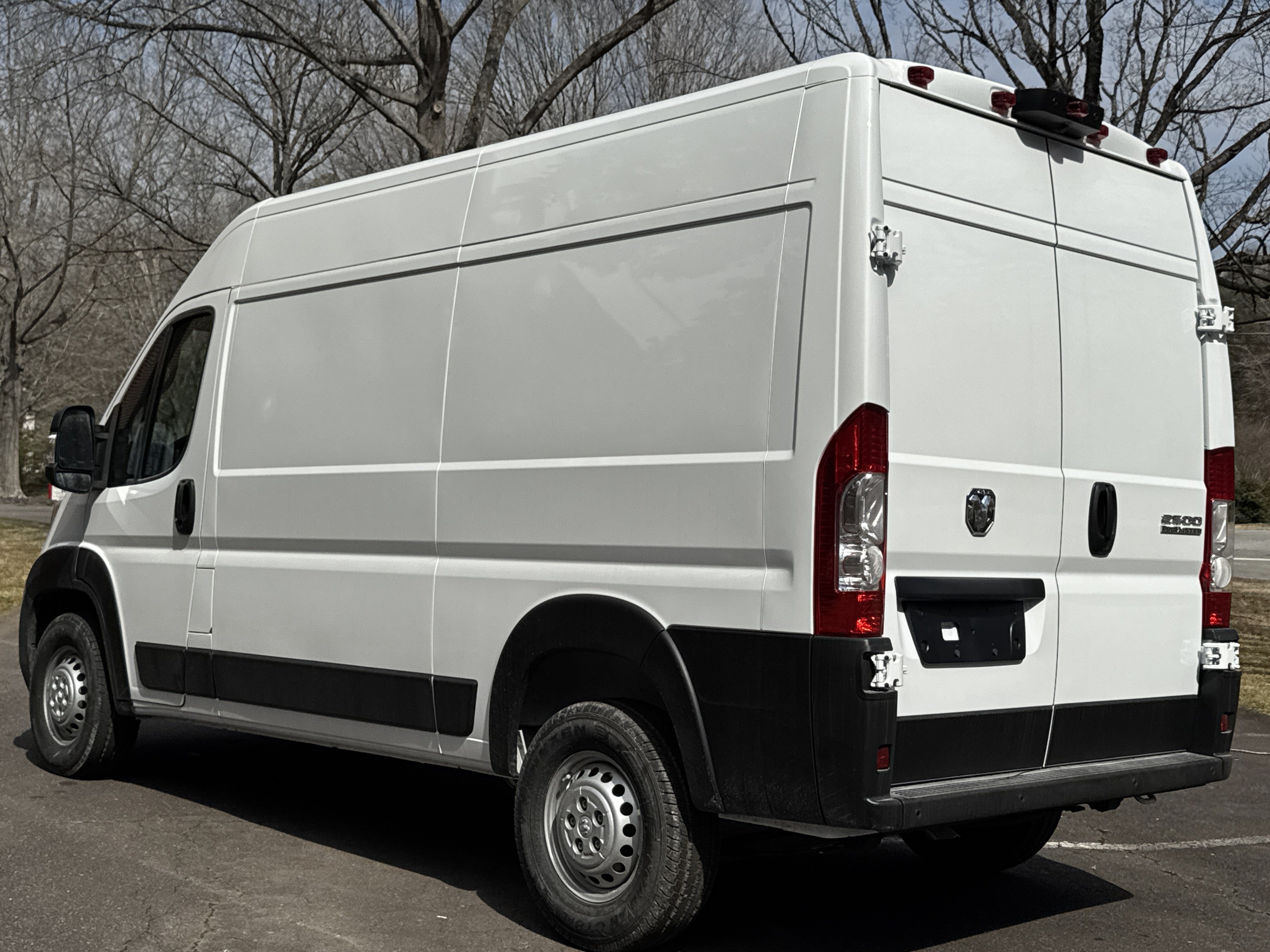 New 2026 RAM ProMaster 2500 w/ Storage Group FWD image 3