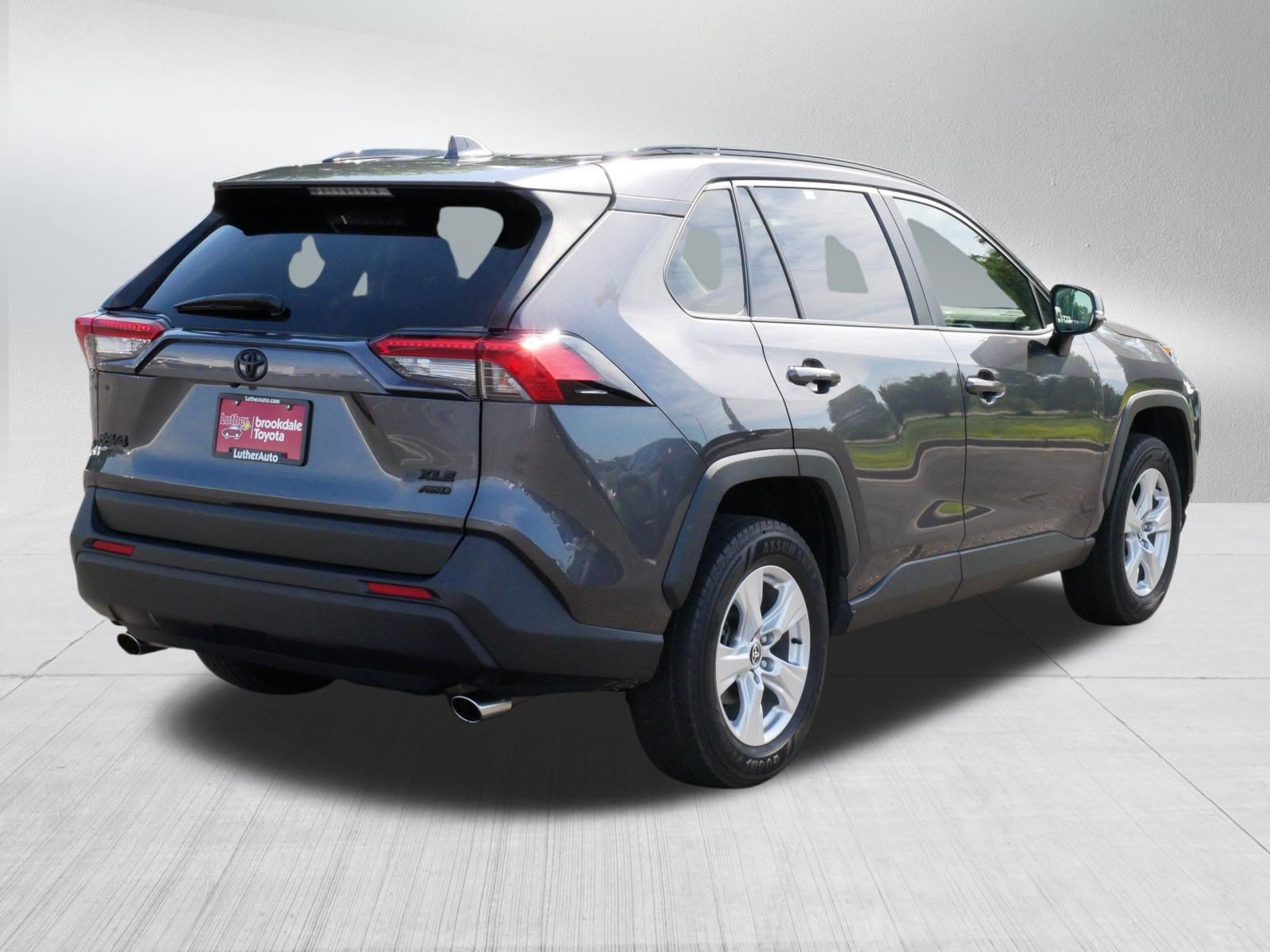 Certified 2020 Toyota RAV4 XLE w/ XLE Grade Weather Package AWD/4WD image 6