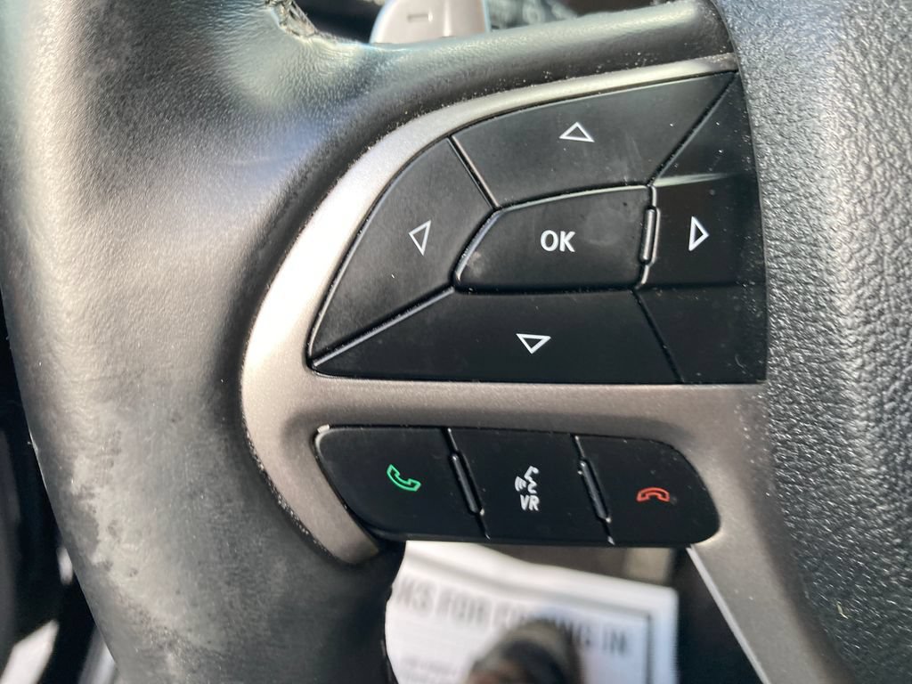 Used 2017 Jeep Grand Cherokee Altitude AWD/4WD image 39