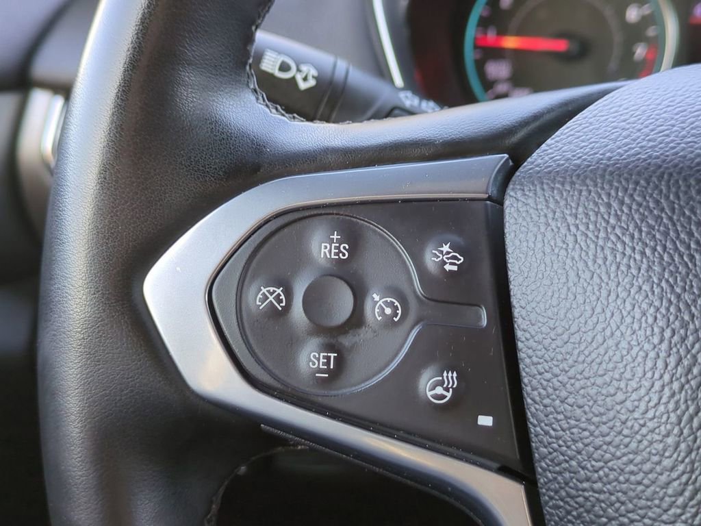 Used 2023 Chevrolet Traverse LT FWD image 25