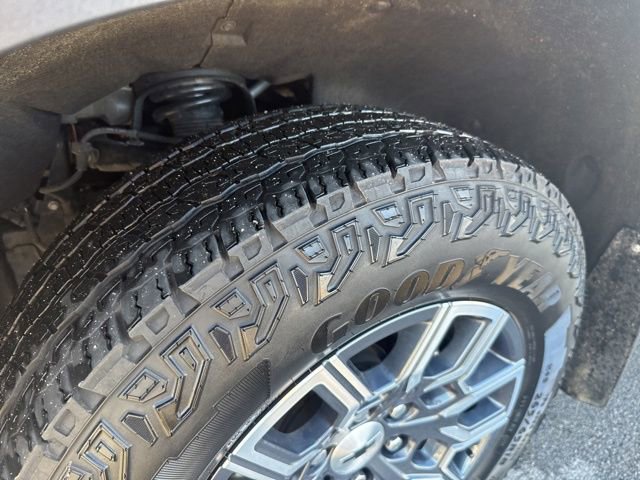 Used 2024 Chevrolet Colorado Z71 w/ Z71 Convenience Package 2 image 9