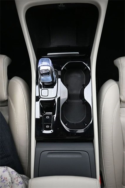 Used 2024 Volvo XC40 B5 Plus w/ Protection Package Premier image 10