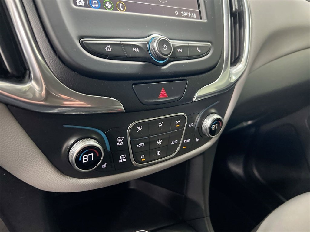 Used 2019 Chevrolet Equinox LT w/ Driver Convenience Package image 15