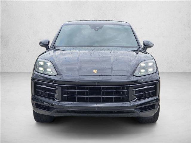 Used 2024 Porsche Cayenne S AWD/4WD image 2