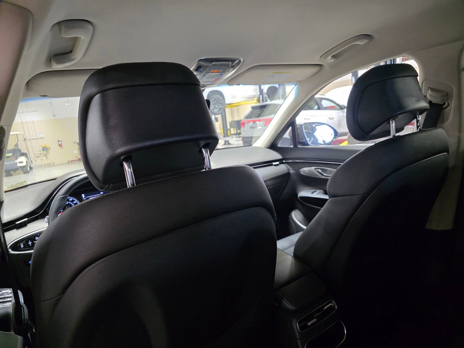 Used 2025 Genesis GV70 2.5T image 15