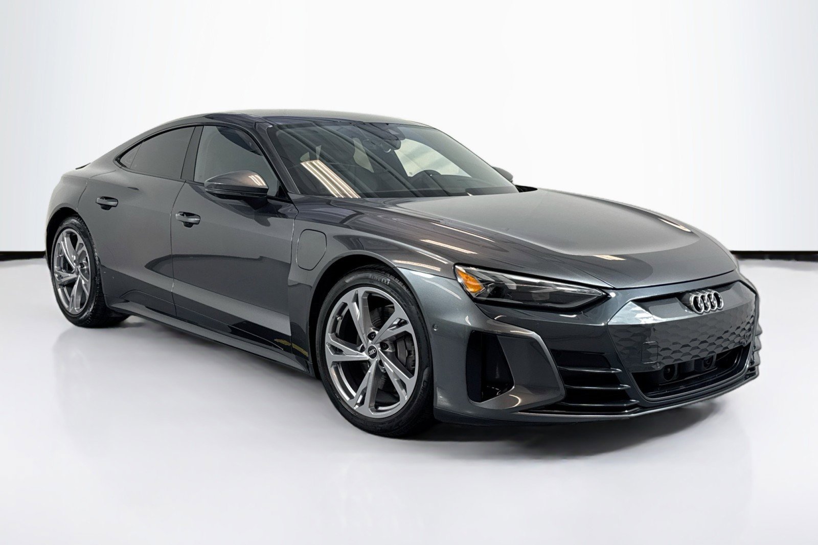 Used 2023 Audi e-tron GT Prestige w/ Prestige Package image 3