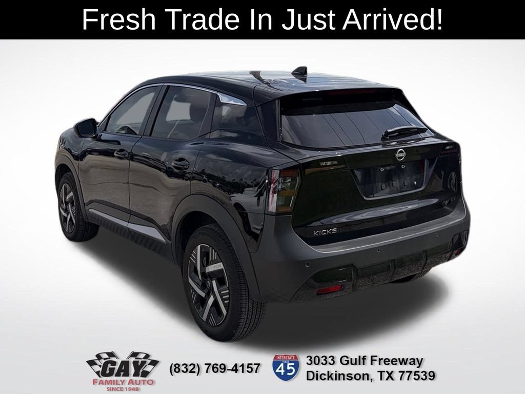 Used 2025 Nissan Kicks SV w/ Charging Package FWD image 7