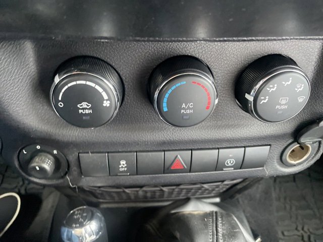 Used 2018 Jeep Wrangler Unlimited Sahara w/ Dual Top Group image 23