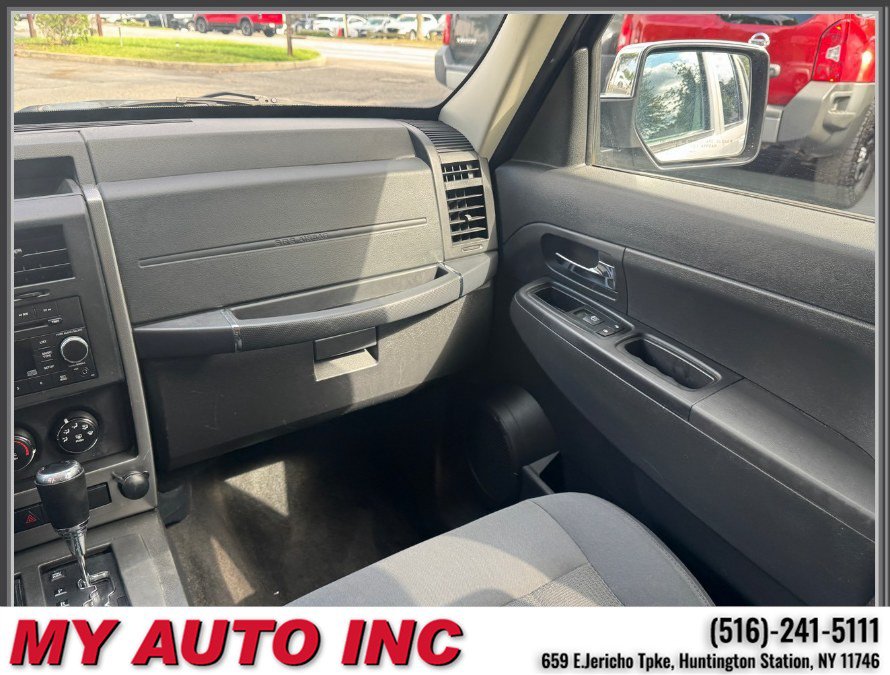 Used 2011 Jeep Liberty Sport AWD/4WD image 13