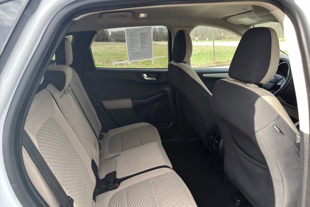 Used 2020 Ford Escape SE image 30