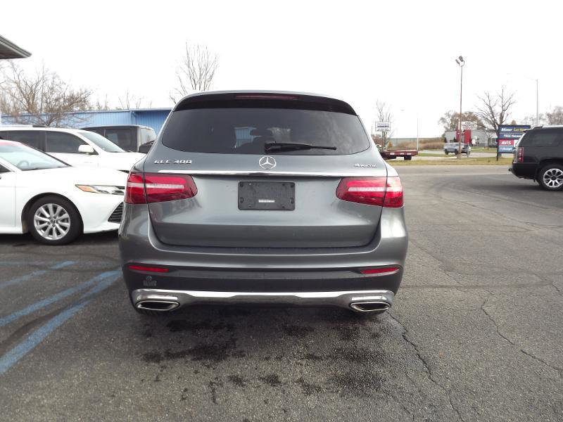 Used 2019 Mercedes-Benz GLC 300 300 4MATIC image 4