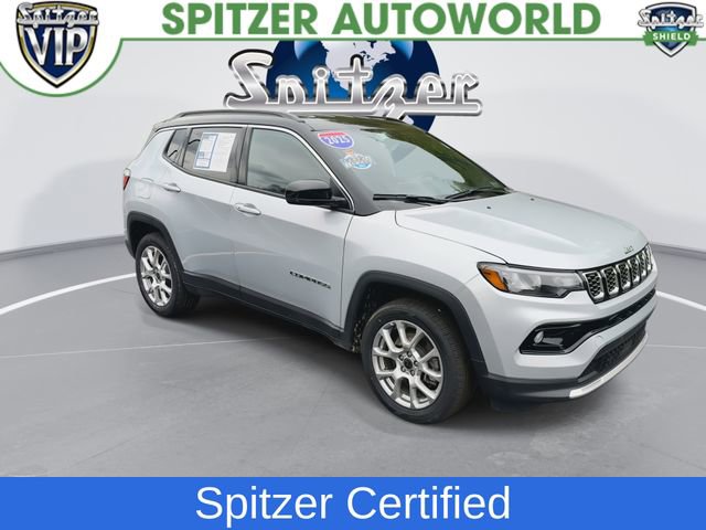 Used 2025 Jeep Compass Limited AWD/4WD image 2