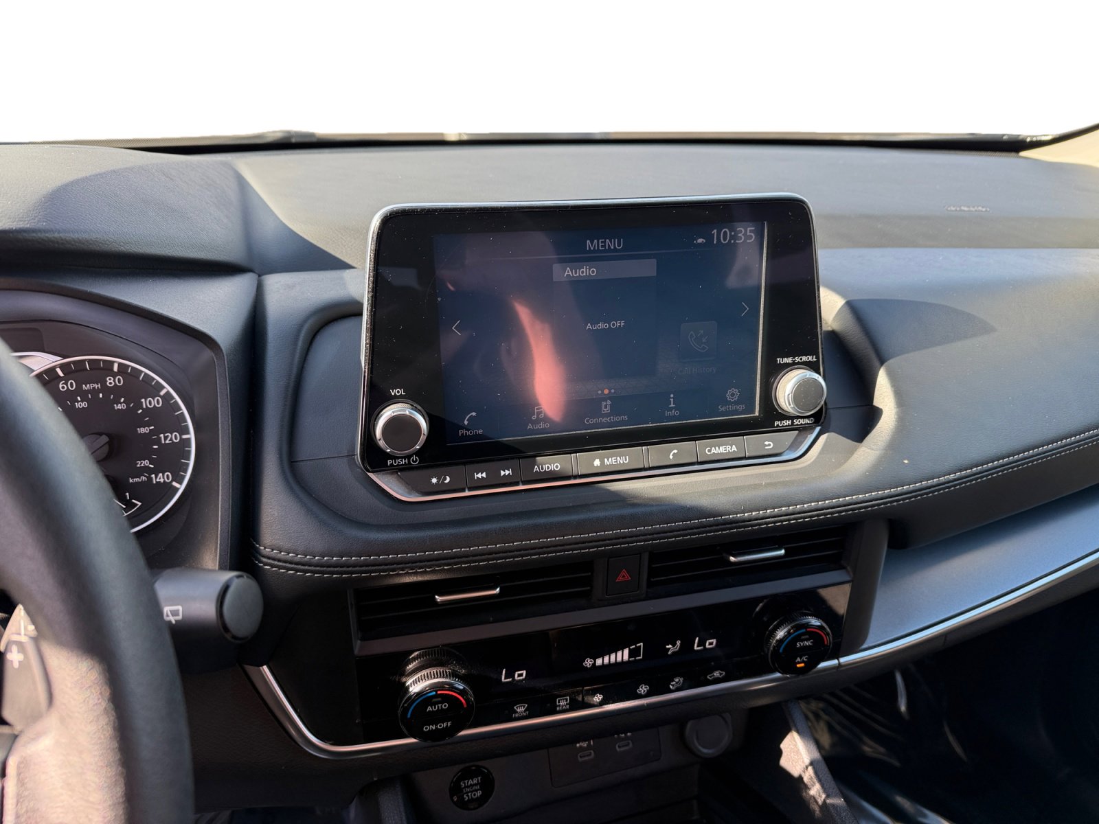 Used 2024 Nissan Rogue SV image 12