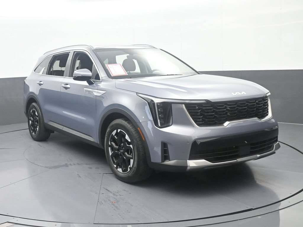 Used 2025 Kia Sorento S w/ Panoramic Sunroof Package FWD image 9