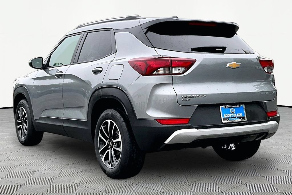 Used 2025 Chevrolet TrailBlazer LT AWD/4WD image 4