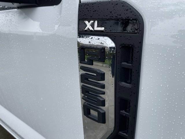 New 2026 Ford F250 XL w/ XL Chrome Package image 25