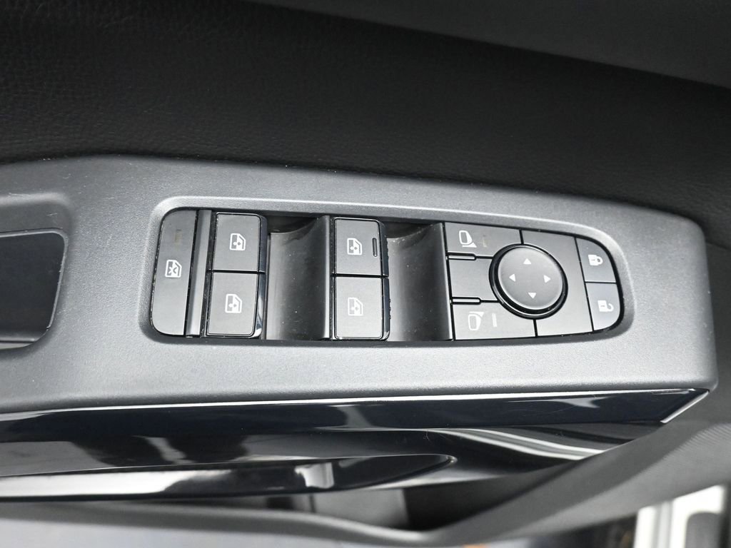 Used 2024 Nissan Pathfinder SV image 30