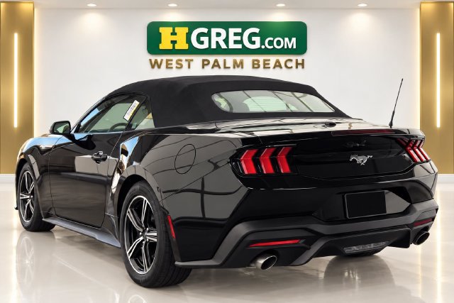 Used 2024 Ford Mustang Convertible RWD image 2