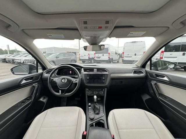 Used 2021 Volkswagen Tiguan SEL AWD/4WD image 22
