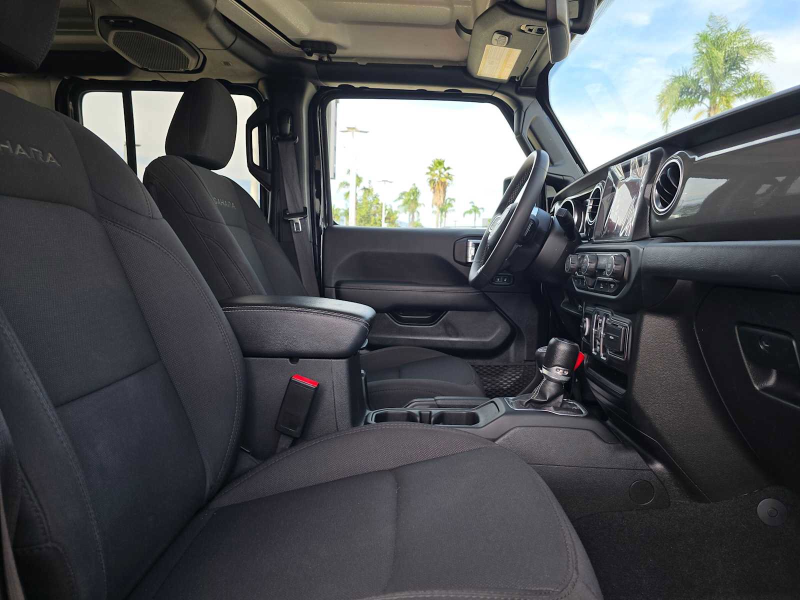 Used 2023 Jeep Wrangler Unlimited Sahara AWD/4WD image 11