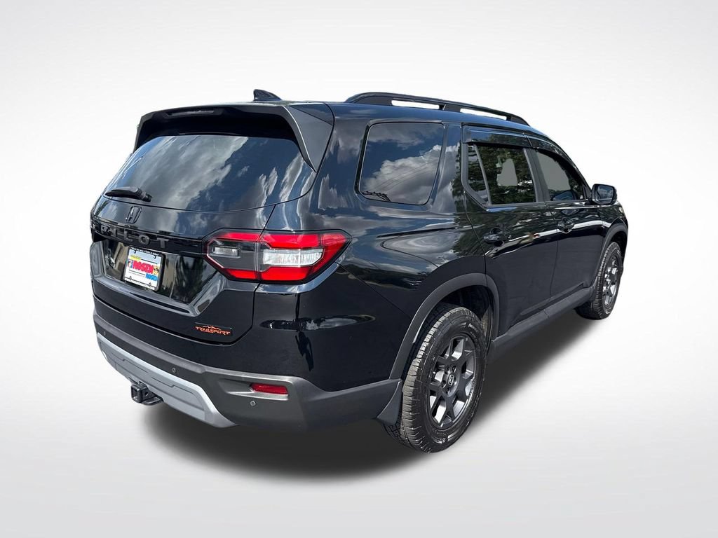 Used 2024 Honda Pilot TrailSport image 5