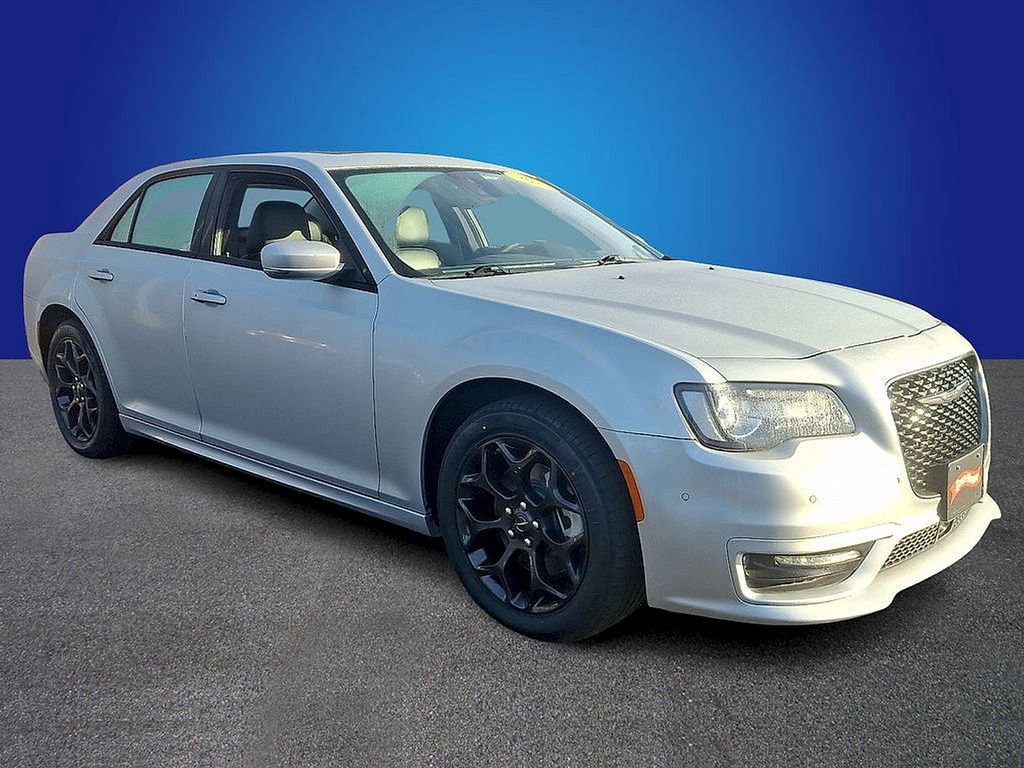 Used 2023 Chrysler 300 Touring L w/ Popular Equipment Group image 3