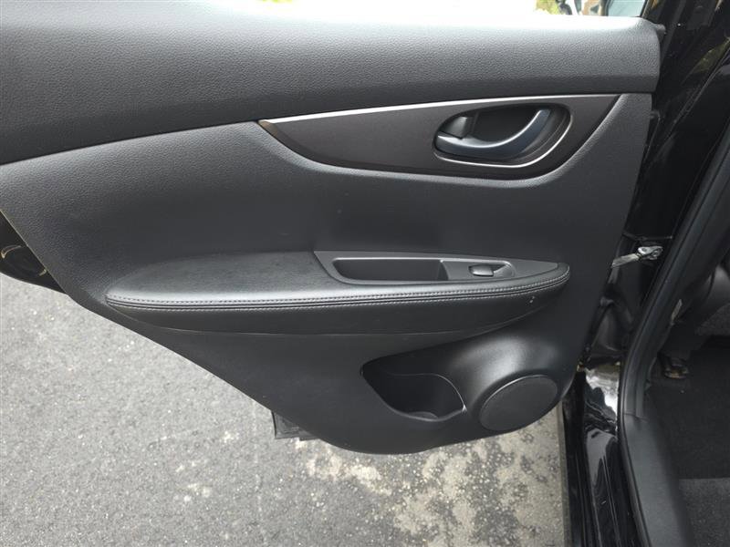 Used 2018 Nissan Rogue Sport S AWD/4WD image 33