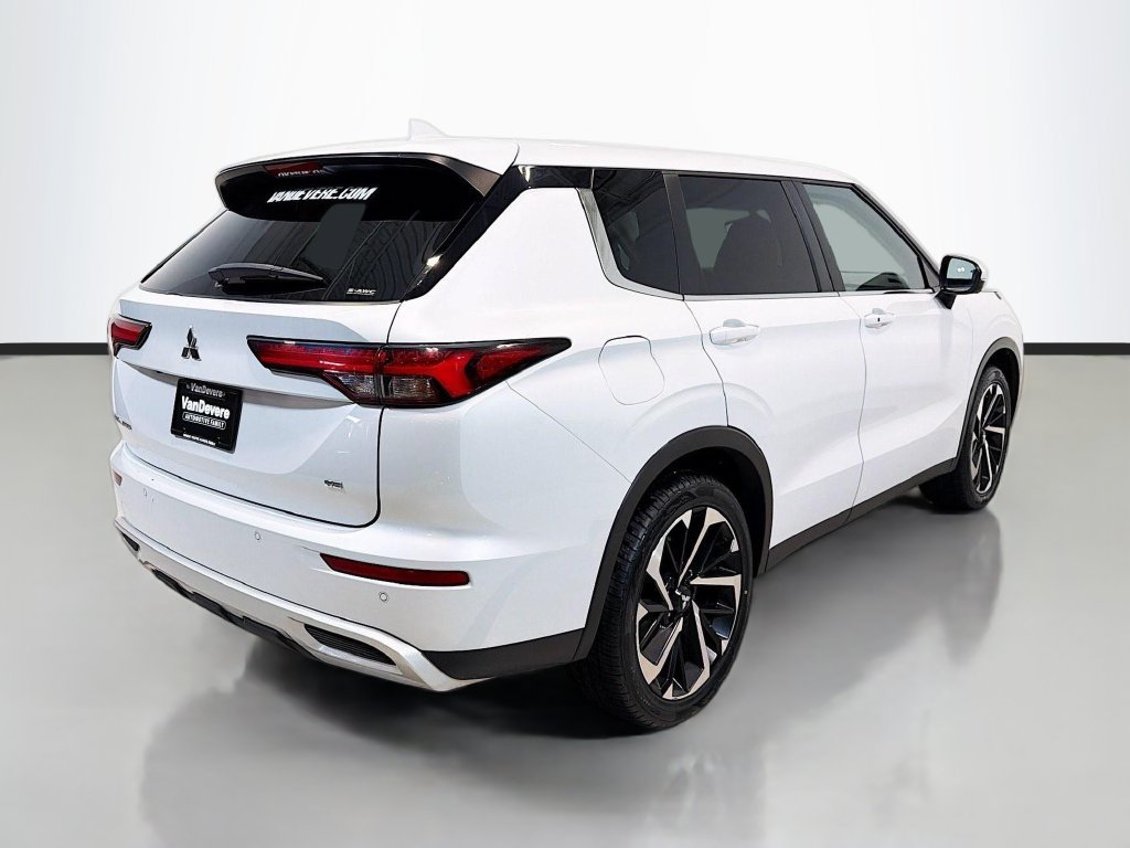 Used 2024 Mitsubishi Outlander SE AWD/4WD image 7