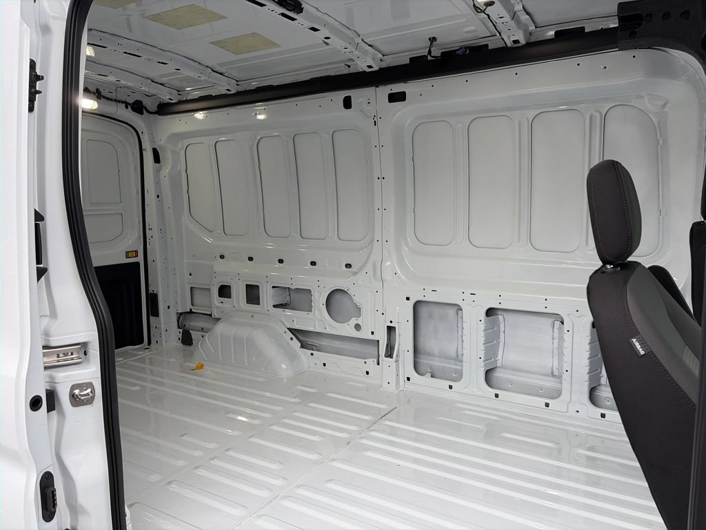 New 2026 Ford Transit 250 148 Medium Roof Extended AWD image 32