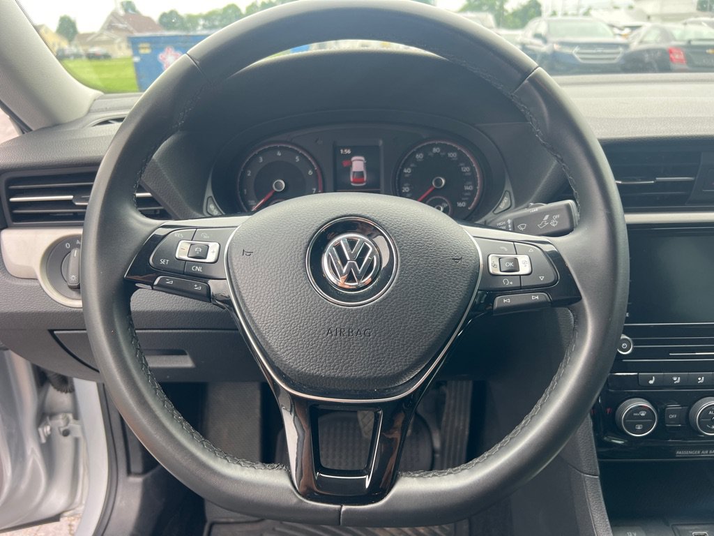 Used 2021 Volkswagen Passat 2.0T SE FWD image 27