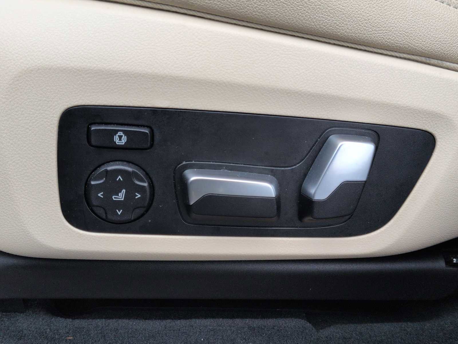 Used 2019 BMW X3 xDrive30i w/ Premium Package image 18