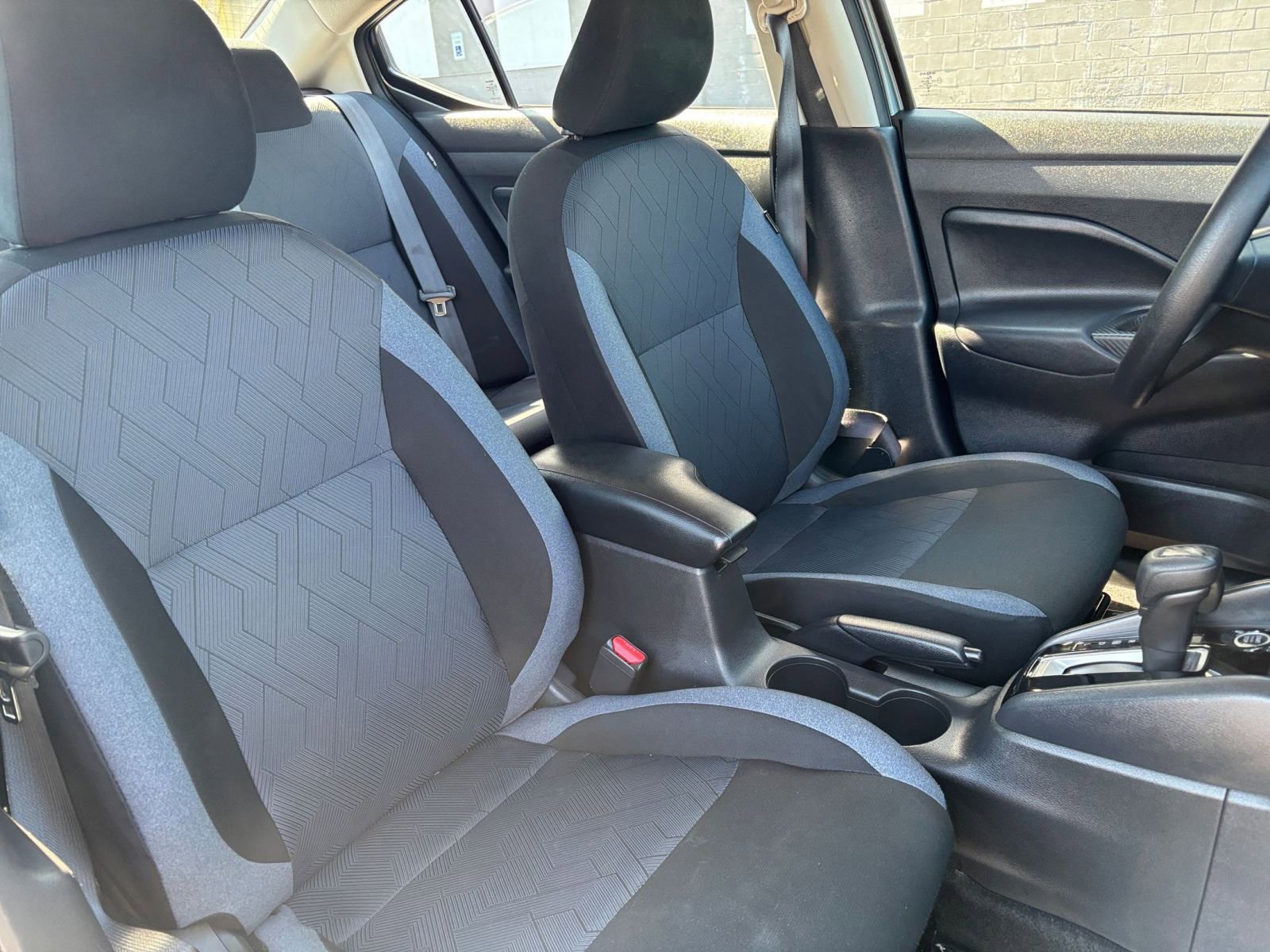 Used 2025 Nissan Versa SV image 36