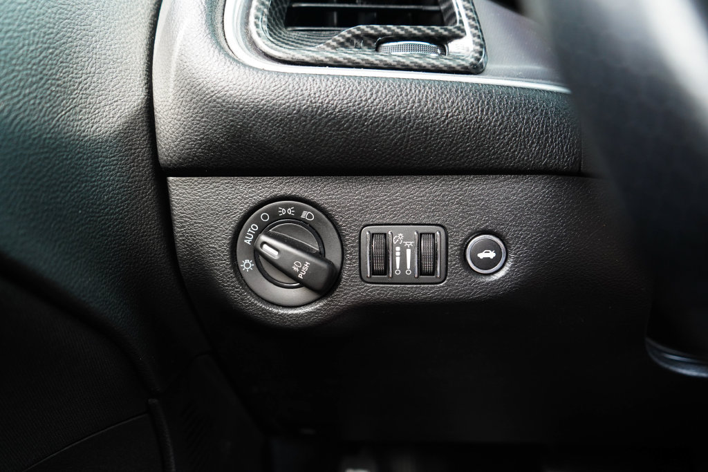 Used 2019 Dodge Challenger GT AWD/4WD image 30