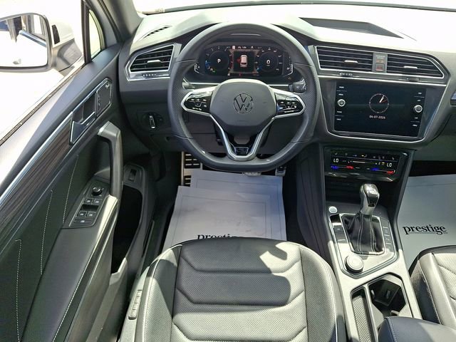 Certified 2023 Volkswagen Tiguan SEL R-Line image 10