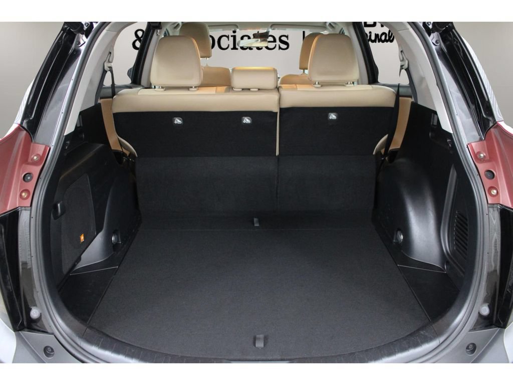 Used 2014 Toyota RAV4 Limited w/ Technology Package AWD/4WD image 30