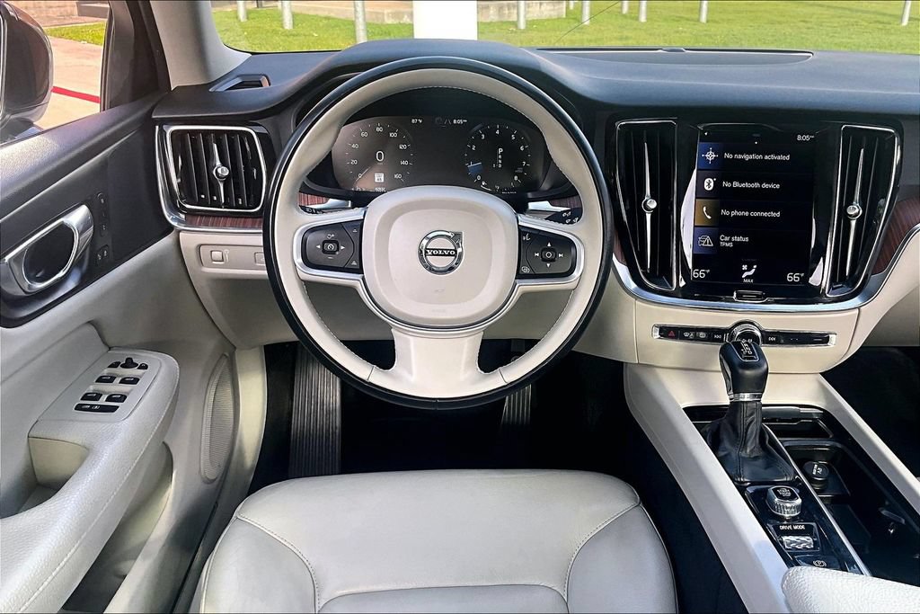 Used 2021 Volvo S60 T5 Momentum FWD image 7