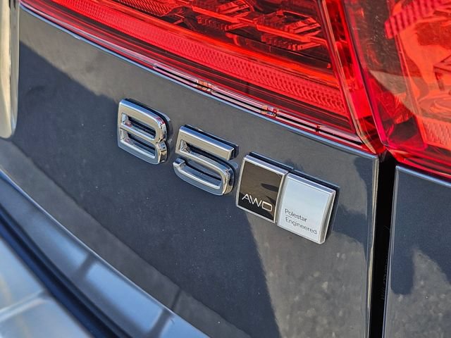 Used 2023 Volvo XC60 B5 Plus AWD/4WD image 11