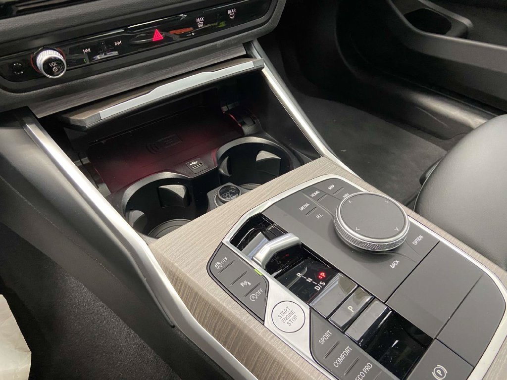 Used 2025 BMW 330i xDrive Sedan w/ Convenience Package AWD/4WD image 8