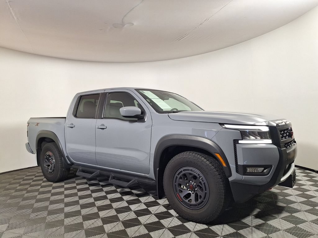 Used 2025 Nissan Frontier Pro-X RWD image 3
