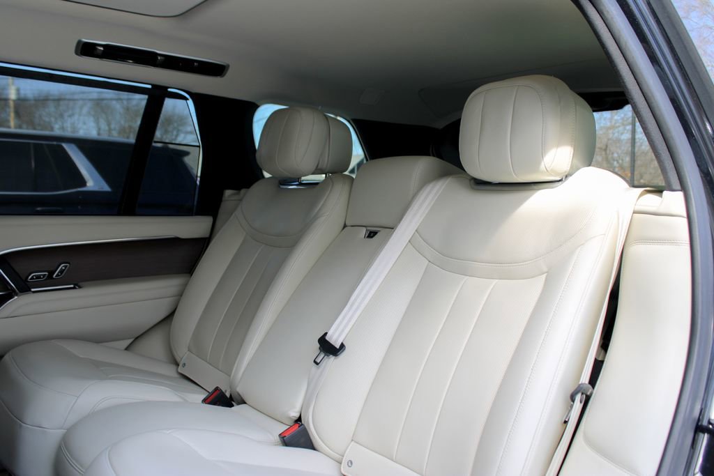 Used 2023 Land Rover Range Rover Long Wheelbase Autobiography image 18