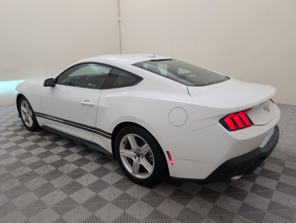 Used 2026 Ford Mustang Premium RWD image 6