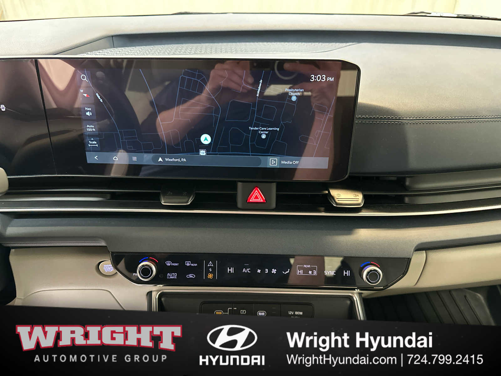 Used 2025 Kia Carnival EX FWD image 25